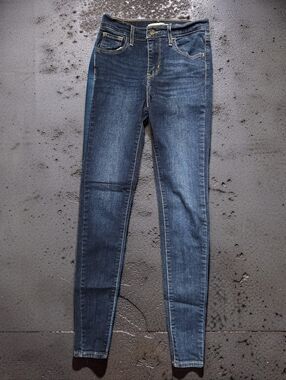 LEVI'S 720 High Rise Super Skinny Jeans. Size 25/30inseam.